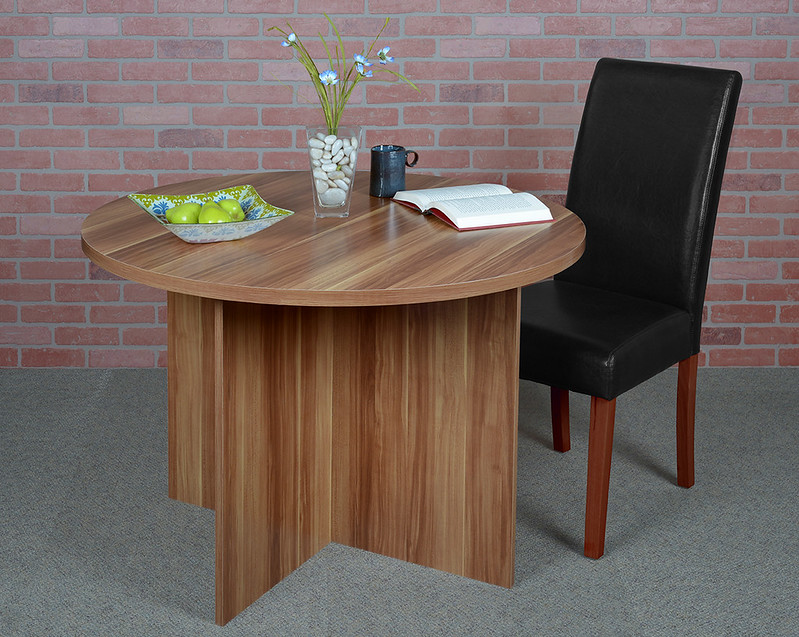Niche Mod Round Table with Tyler Dining Chair